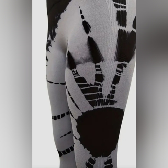 S/M Womens Seamless Tie Dye Leggings Gray Black - Picture 4 of 4